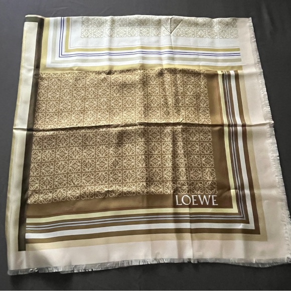 LOEWE Big Square Scarf - Picture 2 of 4